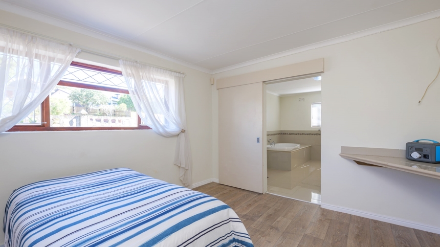 5 Bedroom Property for Sale in Bredasdorp Western Cape